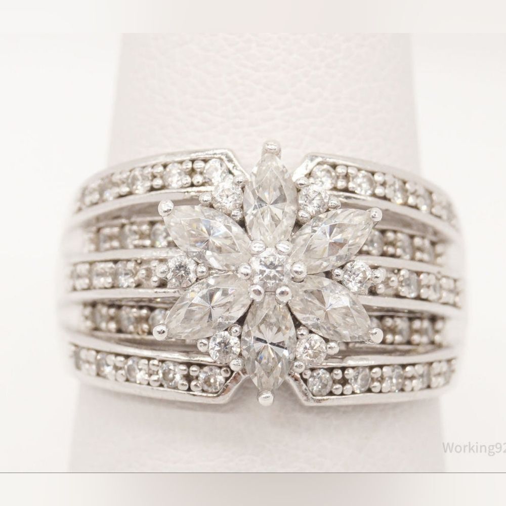 Diamonique x Lisa Mason CZ Floral Ring Silver 925 Size 6
